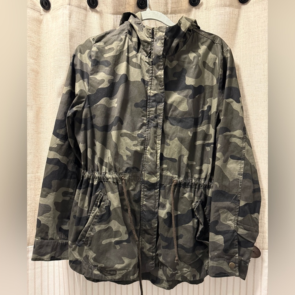 3/$15 Love Tree Camouflage Zip-Up Jacket